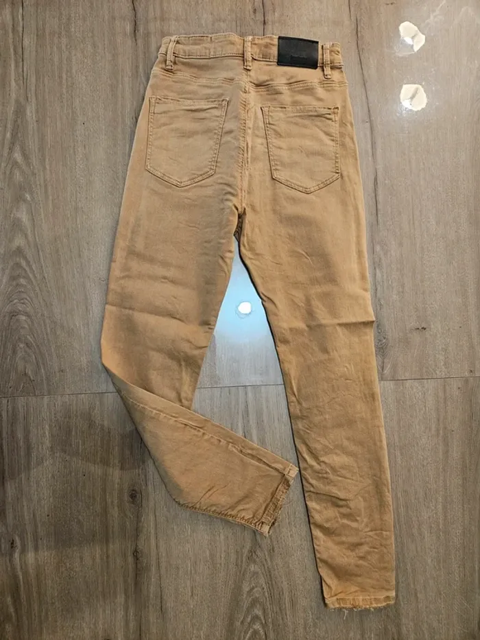 Pantalon Stradivarius 40 - photo numéro 2