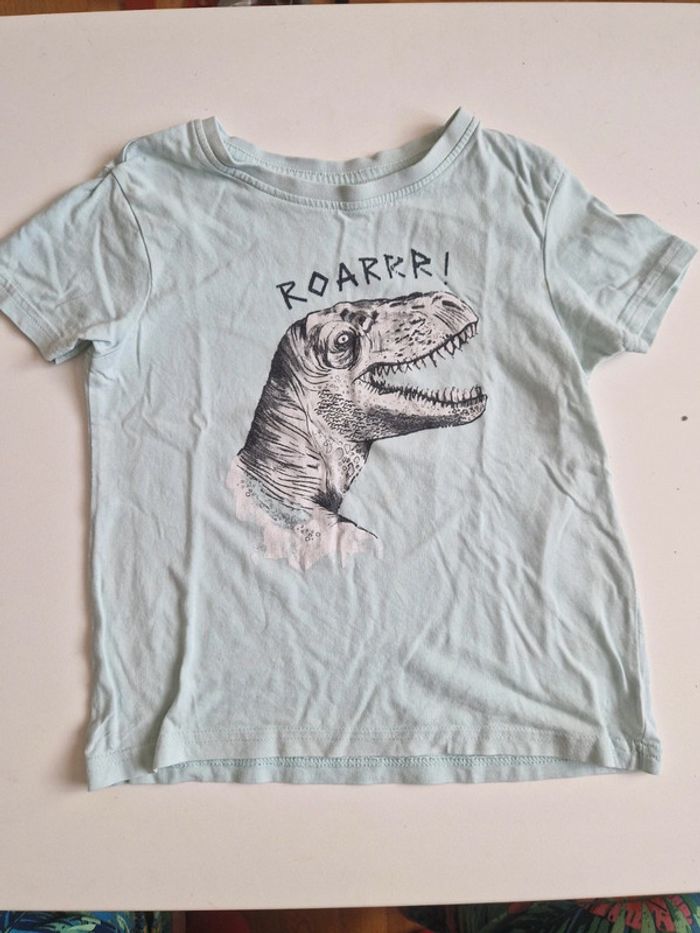 T-shirt dinosaure