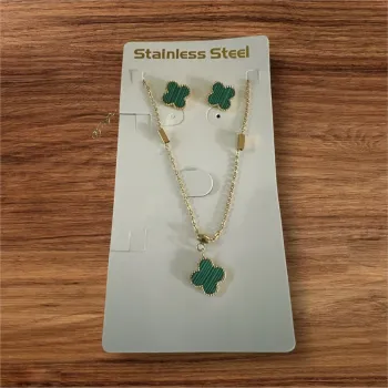 Parure dorée et vert (collier+ boucles d’oreilles)
