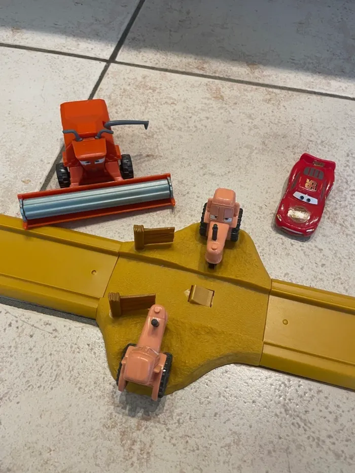 Circuit Cars Frank la moissonneuse et tracteurs