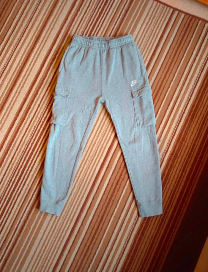 Jogging Nike gris clair