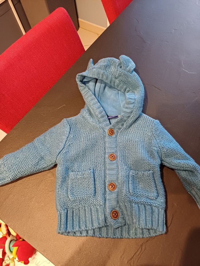 Gilet capuche 6 mois