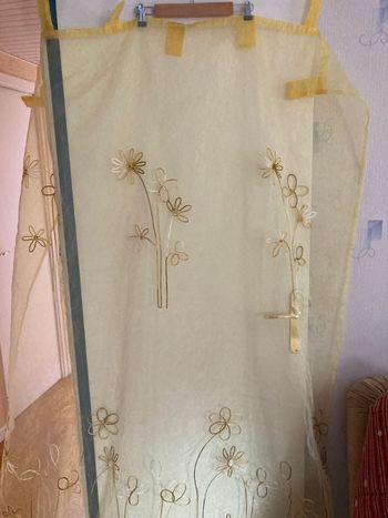 Paire de voilages fleurs brodées