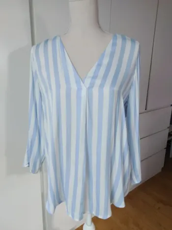 Blouse manches 3/4 col V rayée