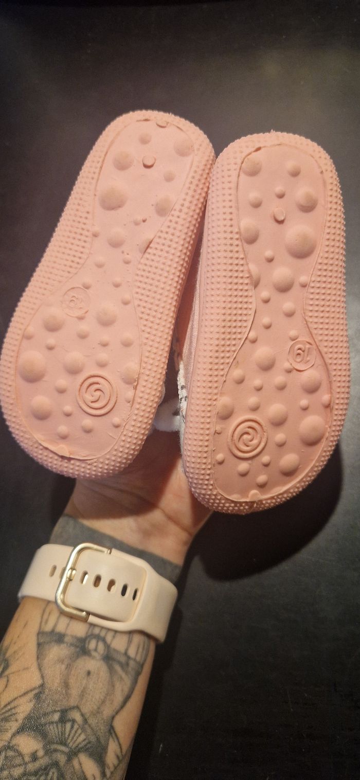 Chaussons taille 19 - photo numéro 2