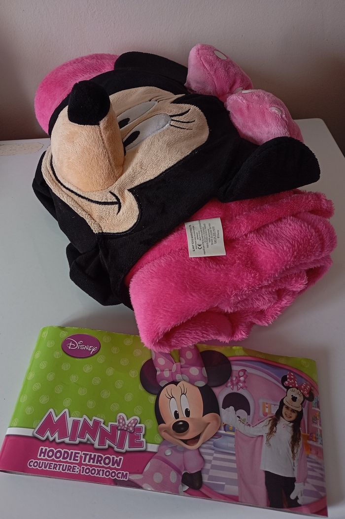 Couverture plaid cape douce . Rose Vif .Disney Minnie Mouse. 100x100 cm. État neuf - photo numéro 7
