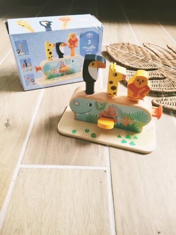 🐒Jouet Pop up 3 activités avec animaux à ressorts en bois marque Djeco