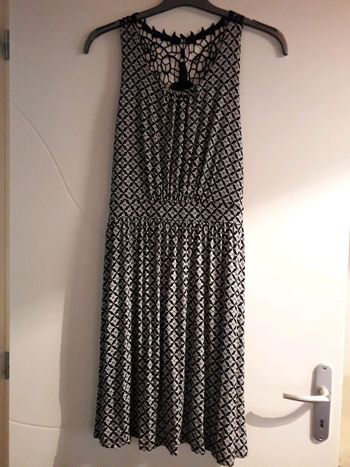 Robe noir avec dentelle