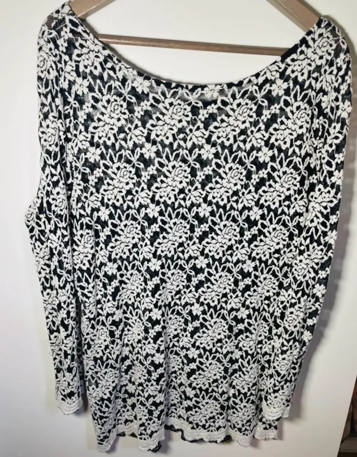 Blouse en dentelle taille 48 / sym