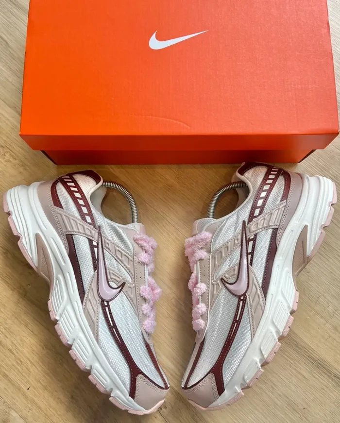 Nike Initiator Rose Blanc Fluffy Taille 38 - photo numéro 2