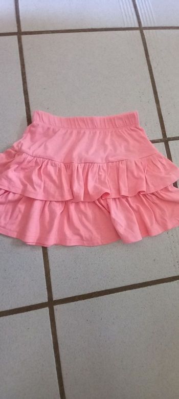  jupe neuve 8 ans