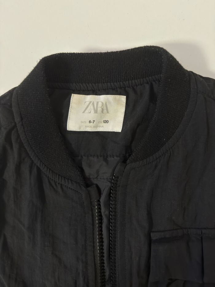Gilet Utilitaire / Veste Sans Manches Matelassée ZARA (6-7 ans / 120 cm) - Style Streetwear Noir - photo numéro 4