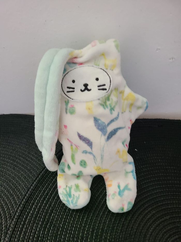 doudou lapin bleu blanc feuille chat chameau cactus catimini - photo numéro 2