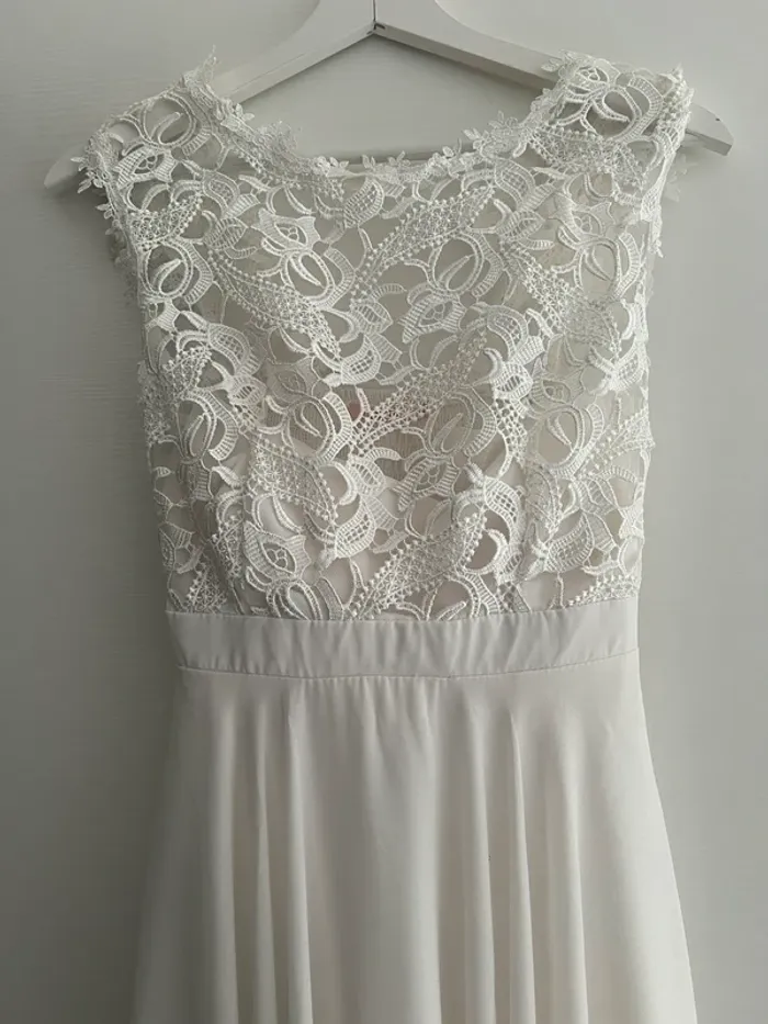 Robe dentelle - photo numéro 2