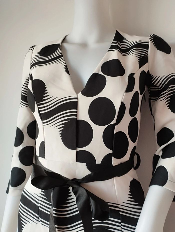 Robe chic fendue à l'arrière Rinascimento XS - photo numéro 2