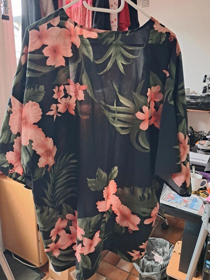 Belle Veste fine et légère kimono, motifs floraux- T40 / L - Shein - photo numéro 3