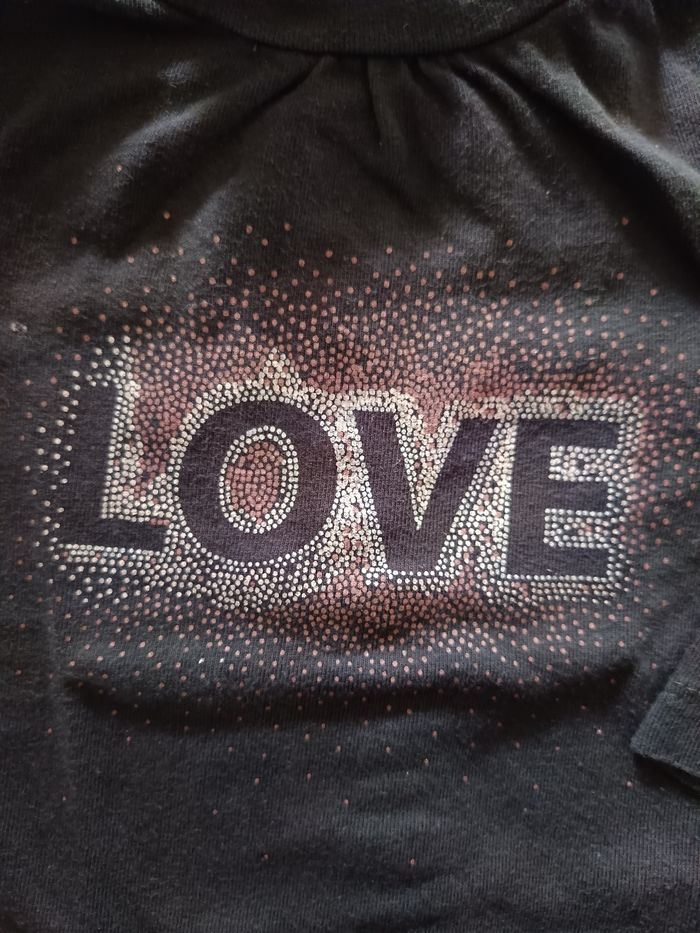 Sous pull "love" 3 mois - photo numéro 2