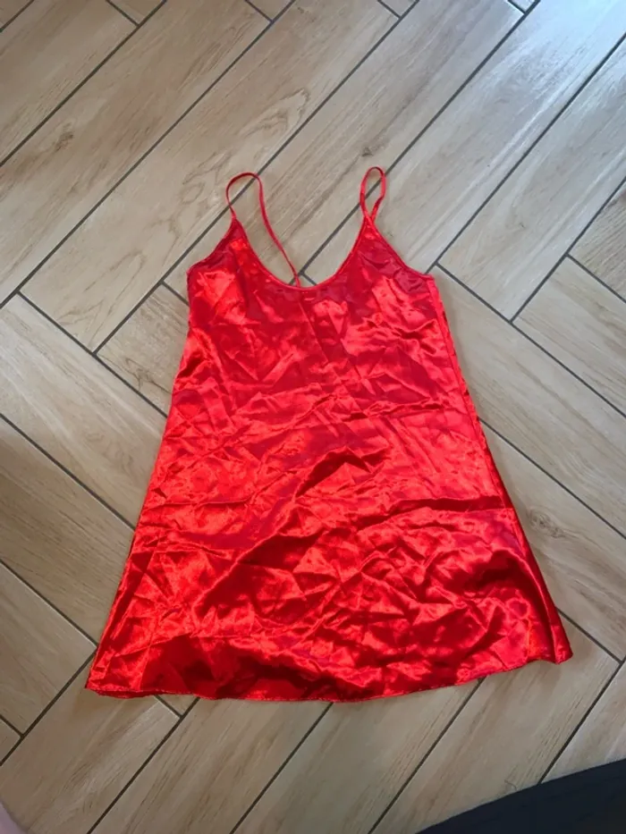 Nuisette satin rouge
