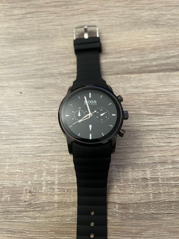 Montre Hugo Boss neuve jamais portée - photo numéro 3