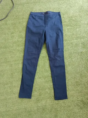 Pantalon bleu marine Fashion Prívate Company taille 40 coupe skinny