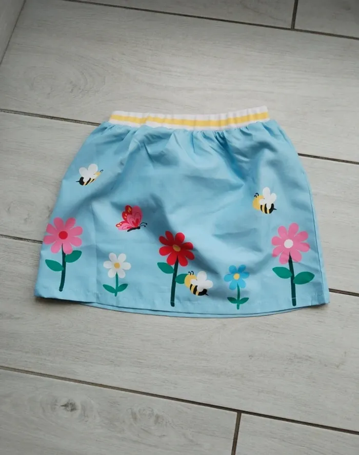 Jupe neuve 6 ans