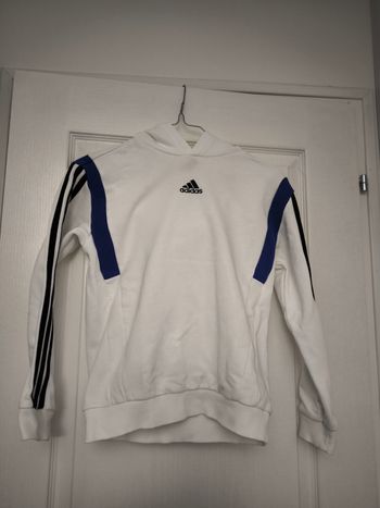 Pull adidas à capuche