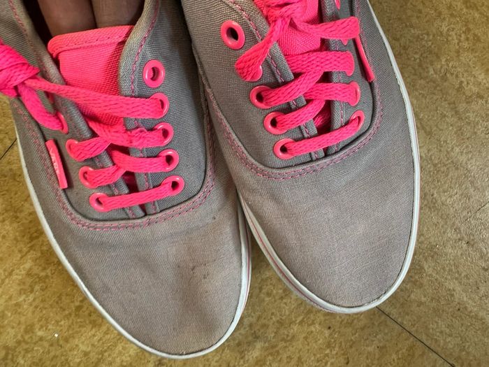 Vans gris rose 40 bon état avec ses imperfections - photo numéro 3