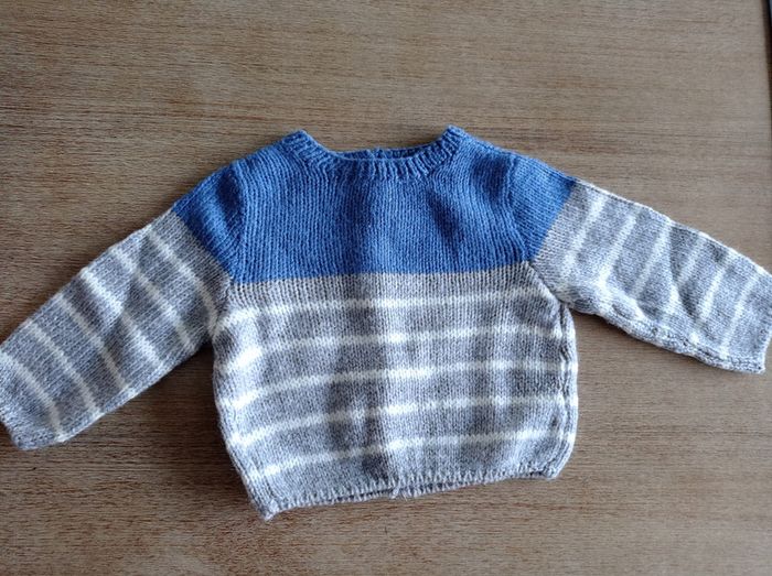 Pull ou gilet à rayures