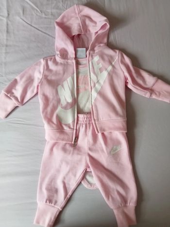 Survêtement Nike rose