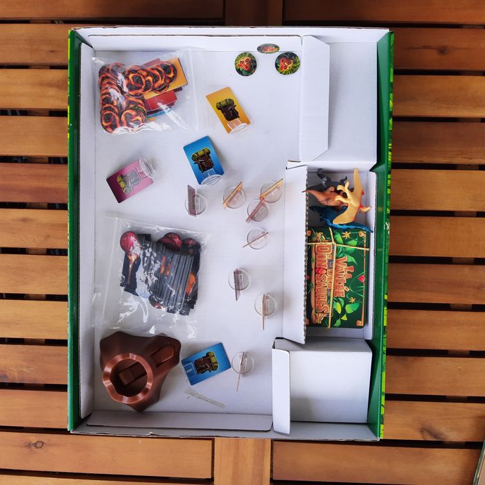 Jeu La Vallée des Dinosaures – Complet avec figurines et volcan - photo numéro 3