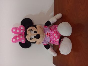 peluche minnie disney sonore et lumineuse 30cm