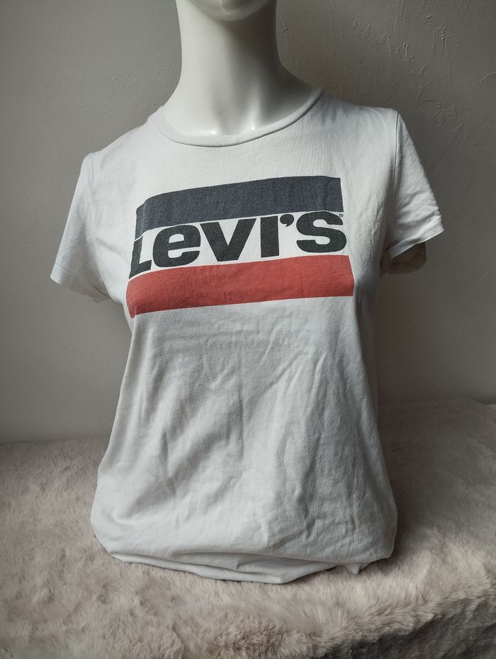 Tee-shirt Levi's blanc gros motif sur l'avant taille S