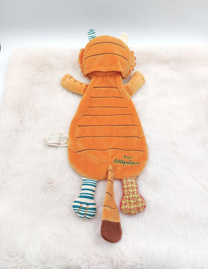Doudou plat marionnette tigre orange Tom Les Lilliputiens rond écru fleurs rayé - photo numéro 3