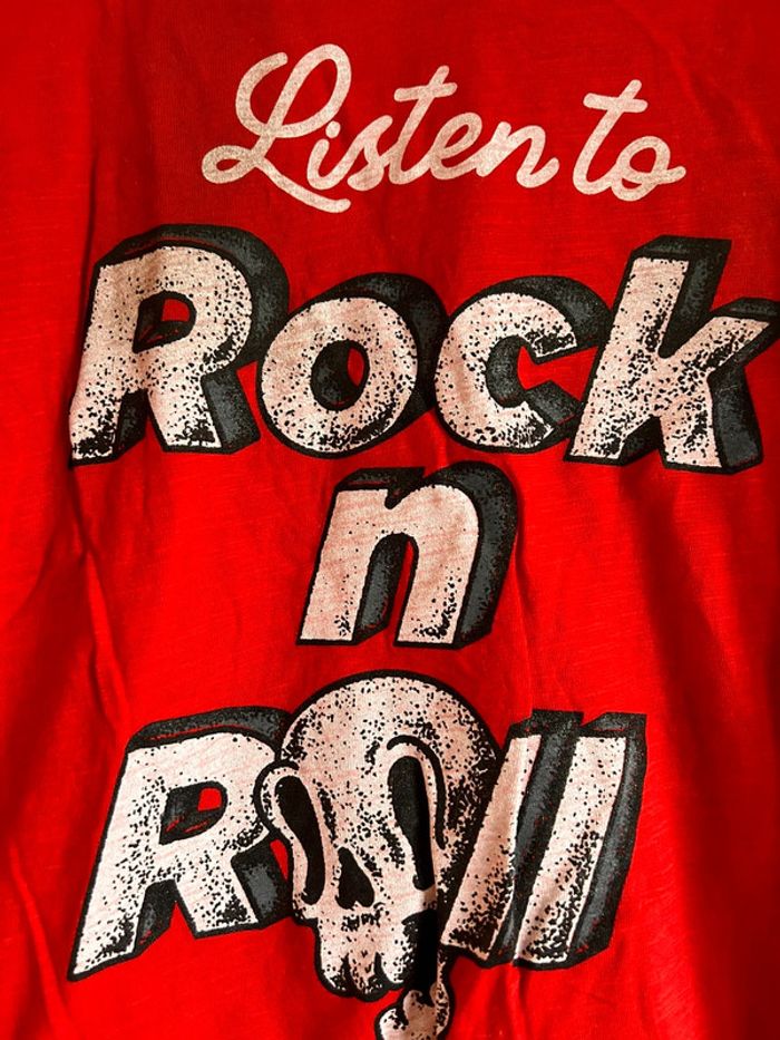 T-shirt manches longues rouge col v April Vintage - photo numéro 2