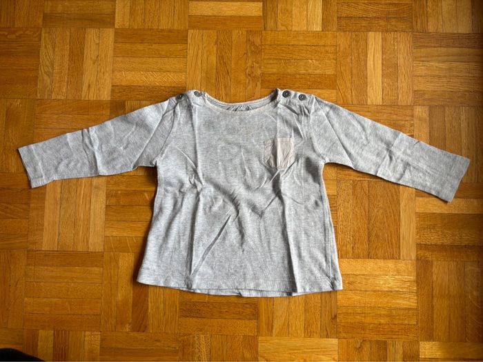 Haut Boutchou gris 12 mois très bon état - photo numéro 5