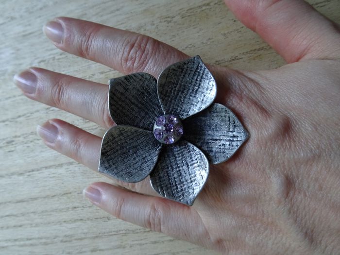 Grosse bague fleur
