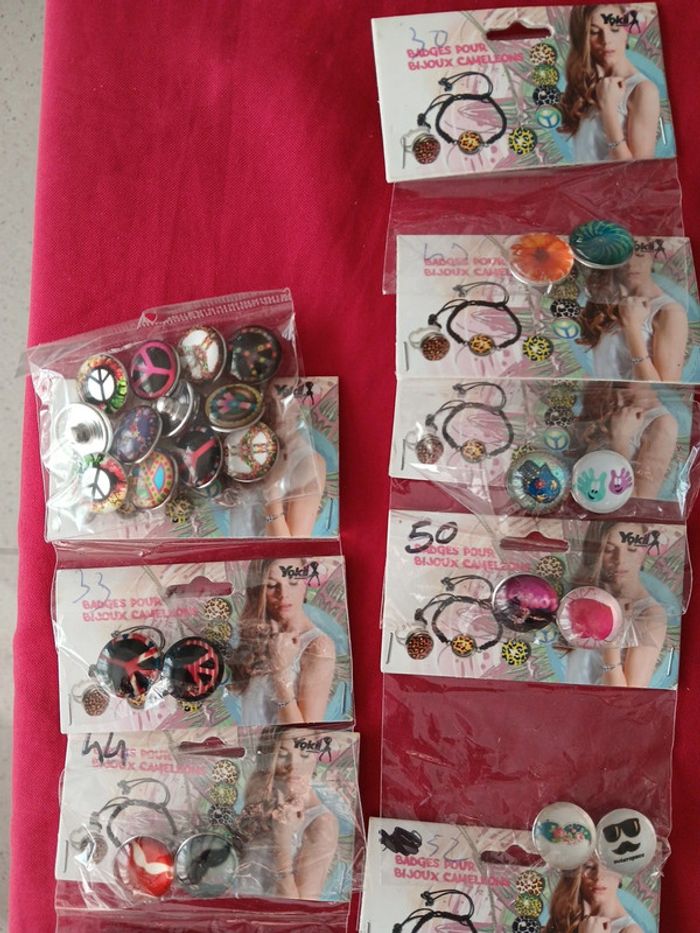 Lot 3 bracelets et badges breloques - photo numéro 5