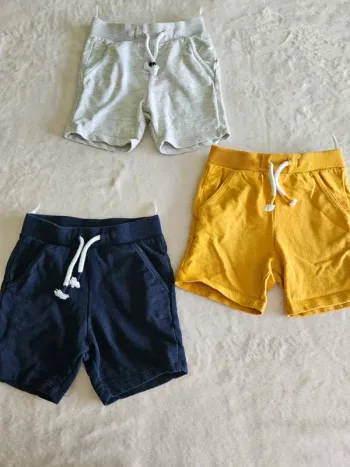 Lot de 3 shorts 92cm C&A