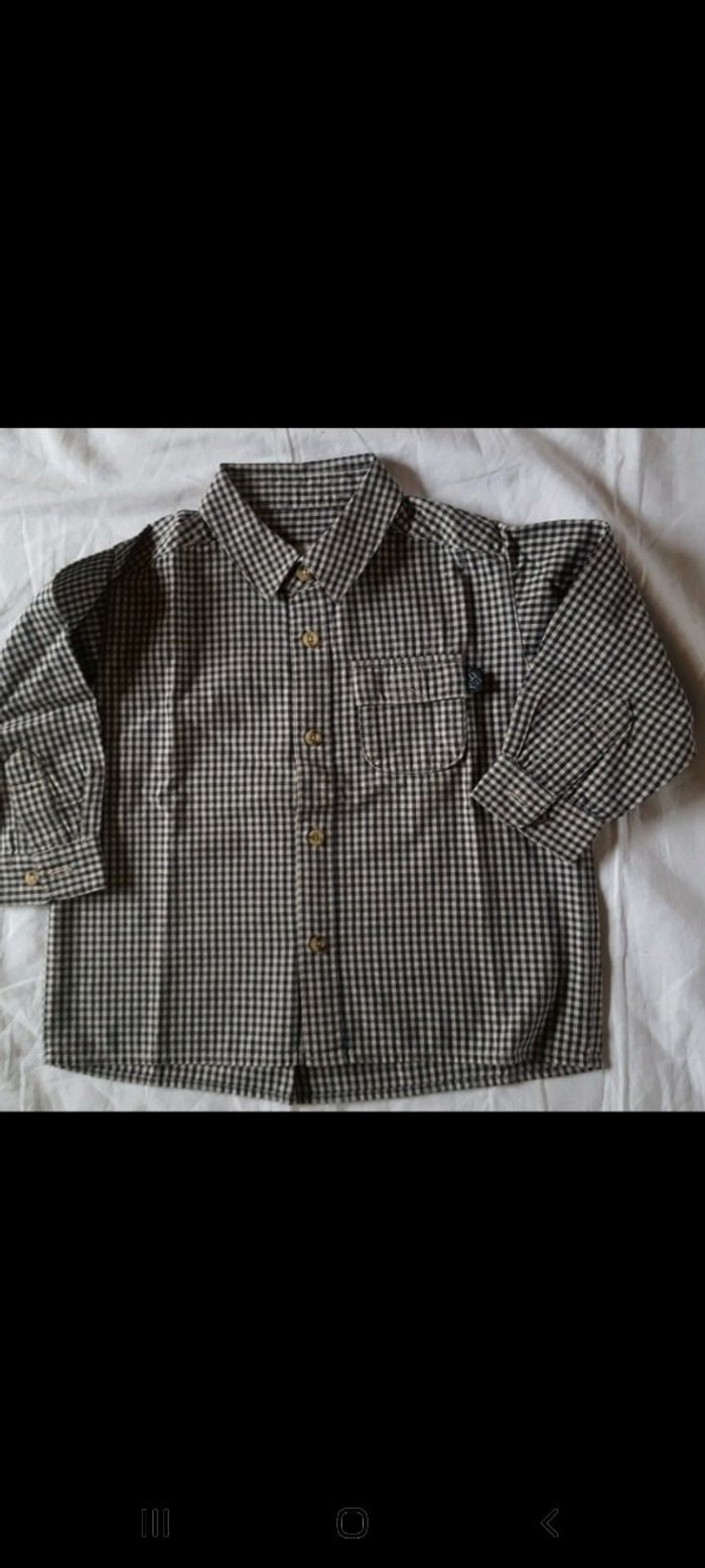 Chemise manches longues à petits carreaux bleu et beige en 18 mois