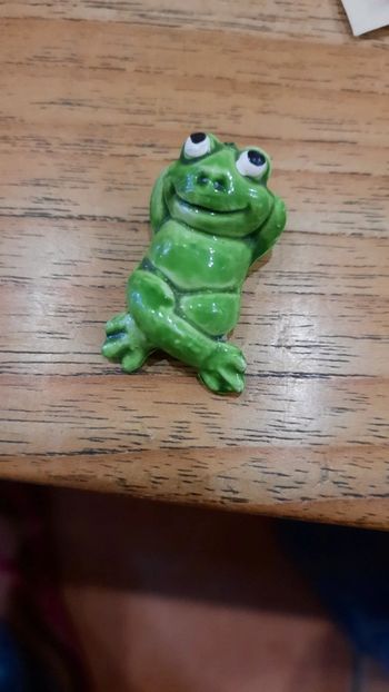 Kinder joyeuses grenouilles