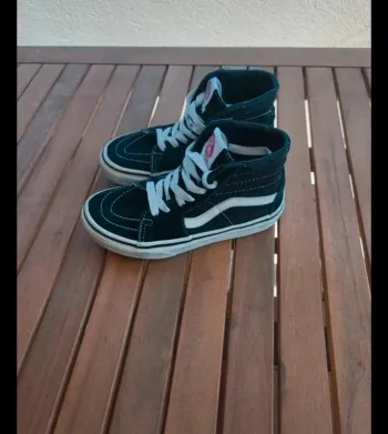 Baskets vans montantes pointure 31 a lacets