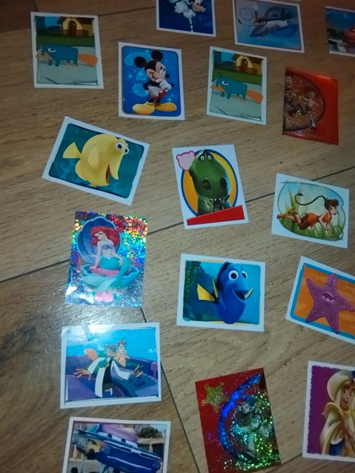 72 cartes autocollant panini le monde magique Disney carrefour - photo numéro 3
