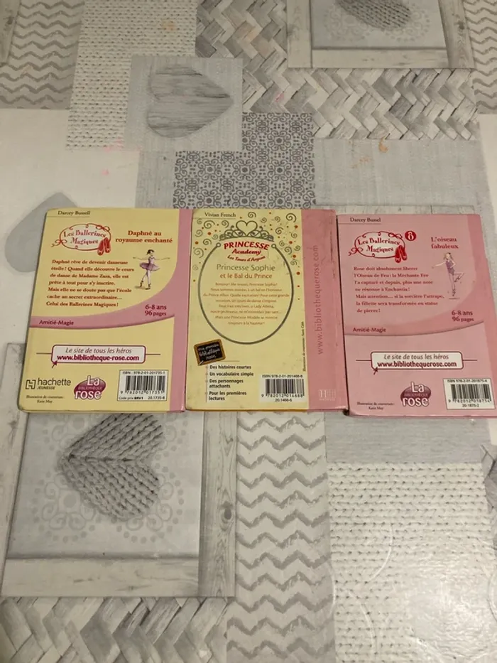 Lot livres fille - photo numéro 2