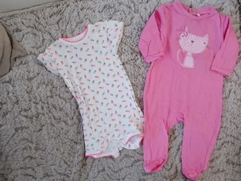 Pyjamas et body 12 mois
