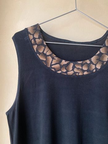 Débardeur noir col fantaisie TU