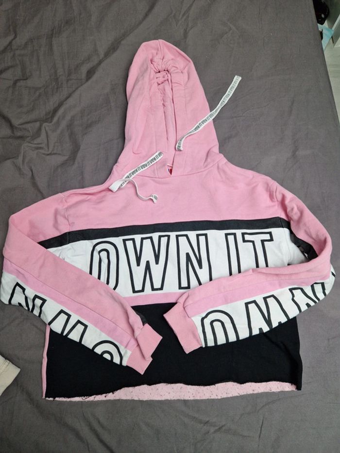 Sweat noir et rose jennyfer taille xs