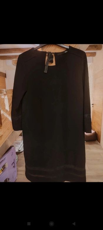 Robe noire droite élégante