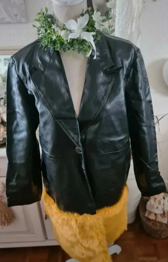 Sublime manteau bi-matiere simili cuir/fausse fourrure Zara Taille M Neuf - photo numéro 2