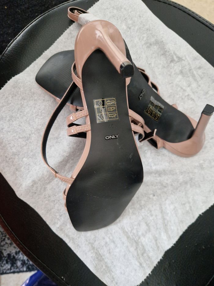Chaussures talons - photo numéro 4