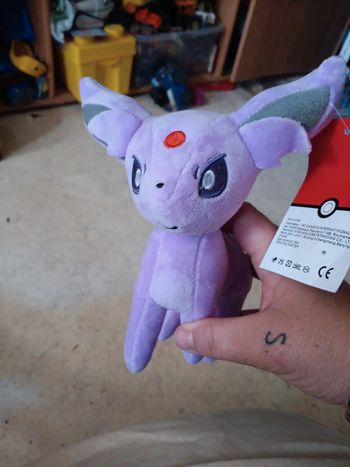 Peluche neuve mentali pokemon 20cm env pas de vinted go